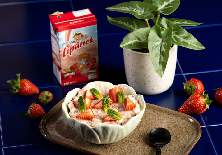 Ryžová jahodová kaša so sladkým mliečkom Lipánek