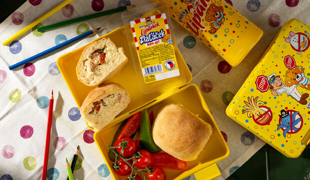 Buchtičky s Lipánkem Zlaťáčkem, Juhočeským žervé, šunkou a zeleninou