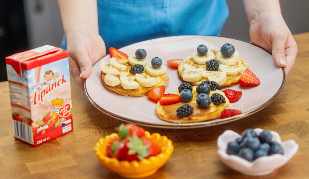 Jahodové mliečne lievance