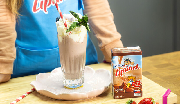 Jahodovo-čokoládový koktejl so sladkým mliečkom Lipánek