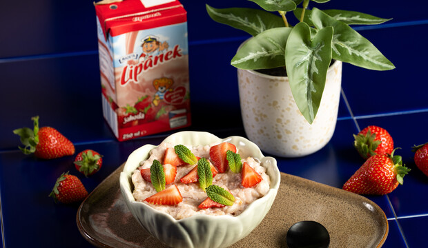 Ryžová jahodová kaša so sladkým mliečkom Lipánek