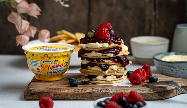 Vanilkové lievančeky s rozvarom z lesného ovocia